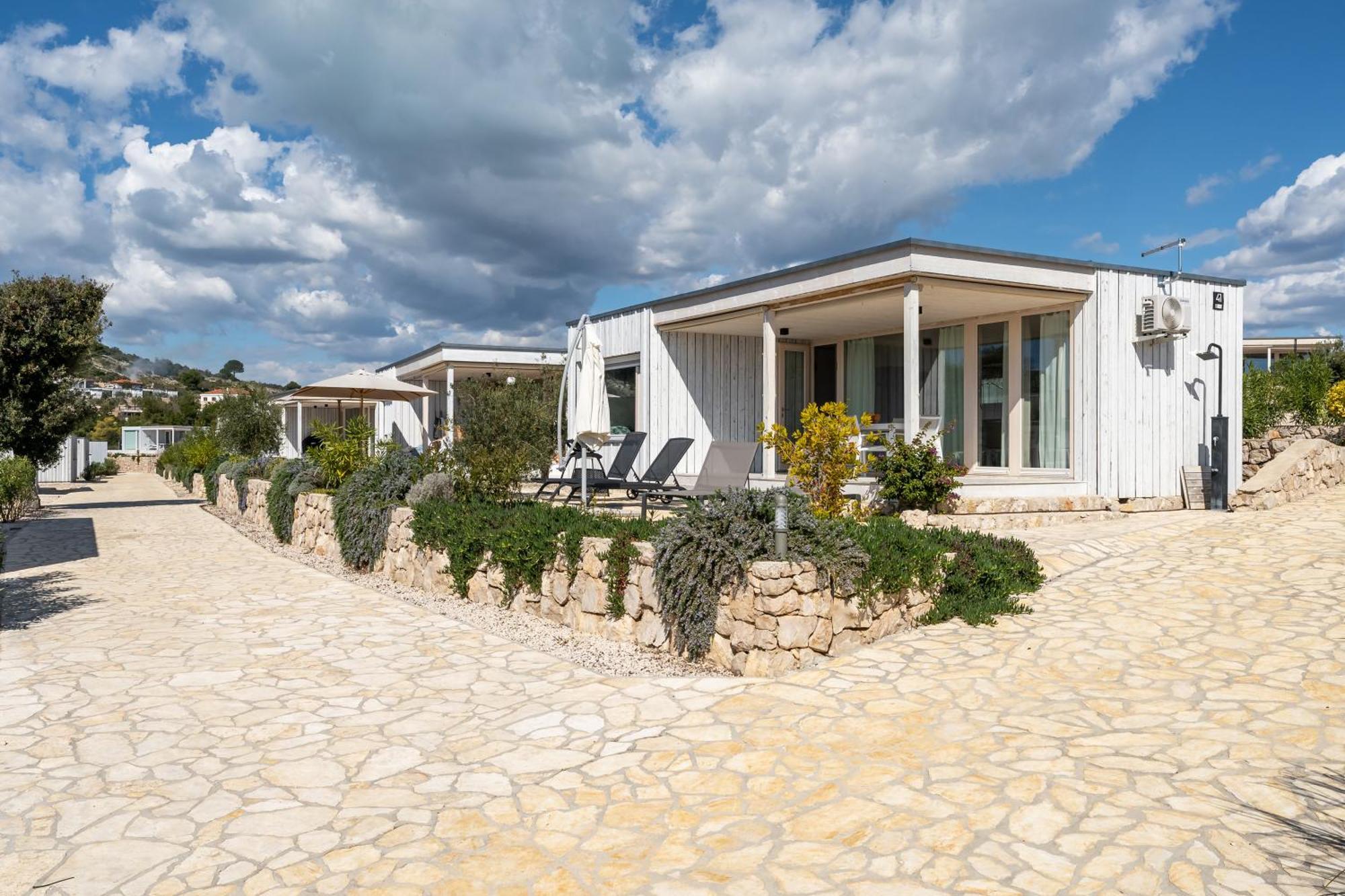 Sunshine Buqez Villa