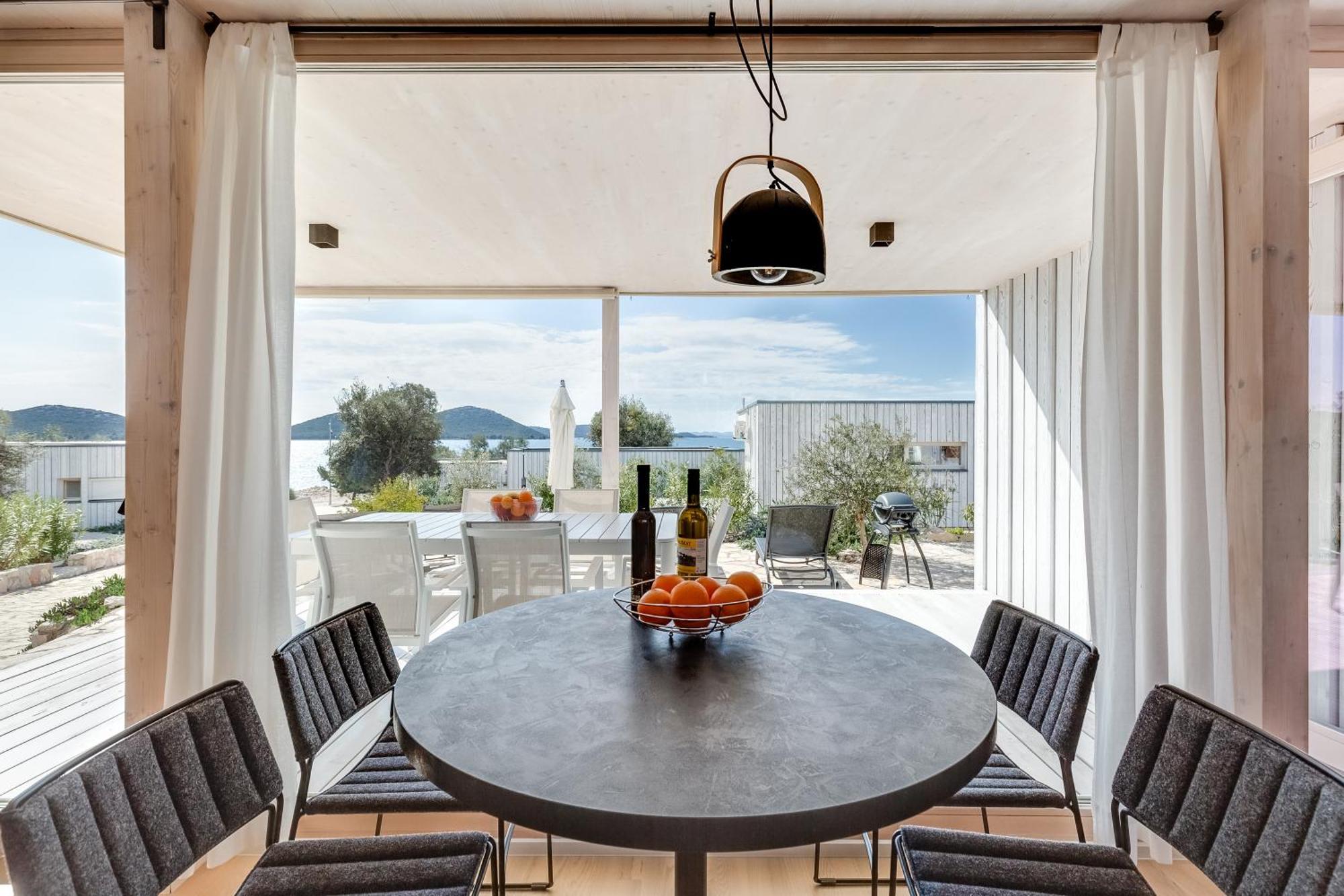 Sunshine Buqez Villa